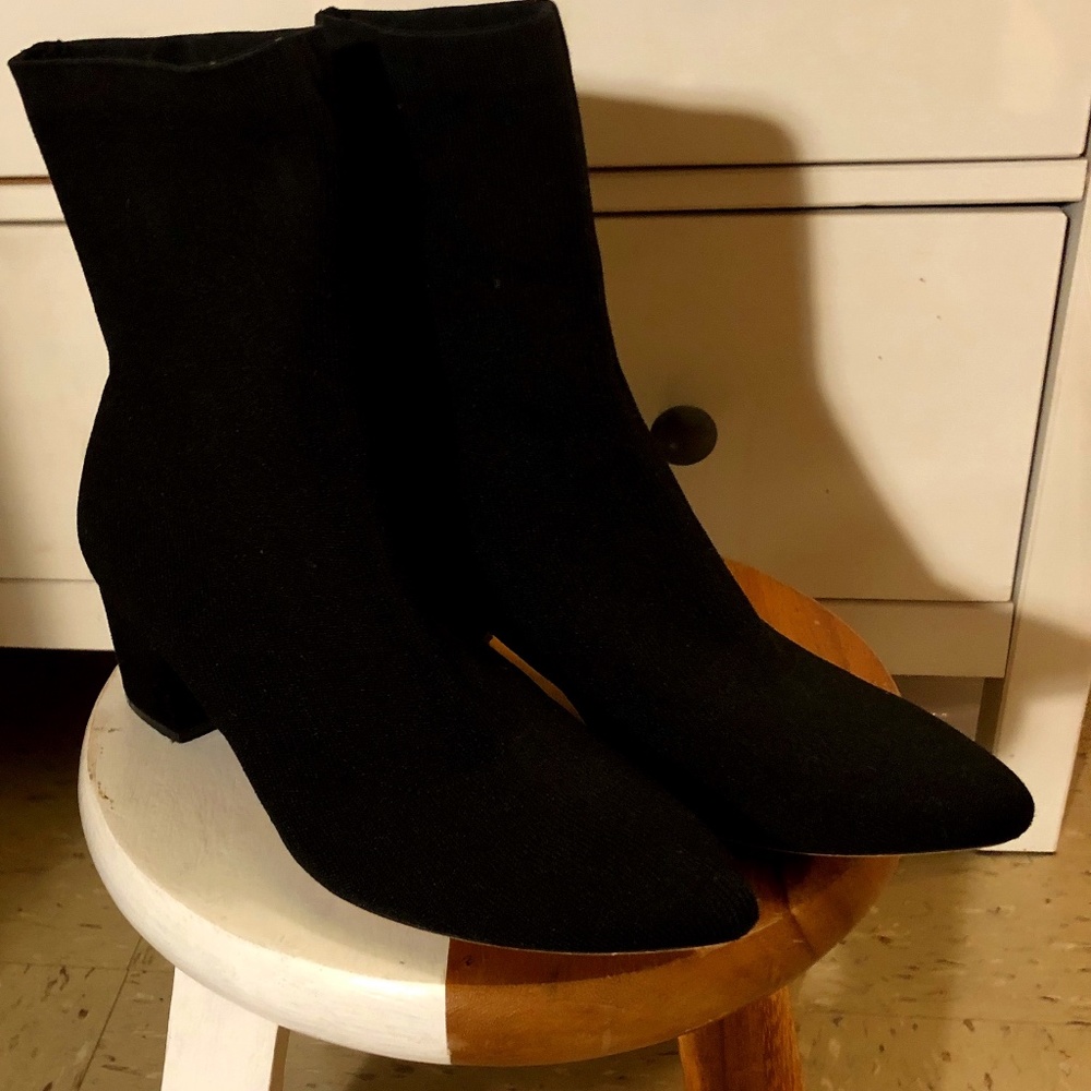 Classy Fabric Sock Bootie Black